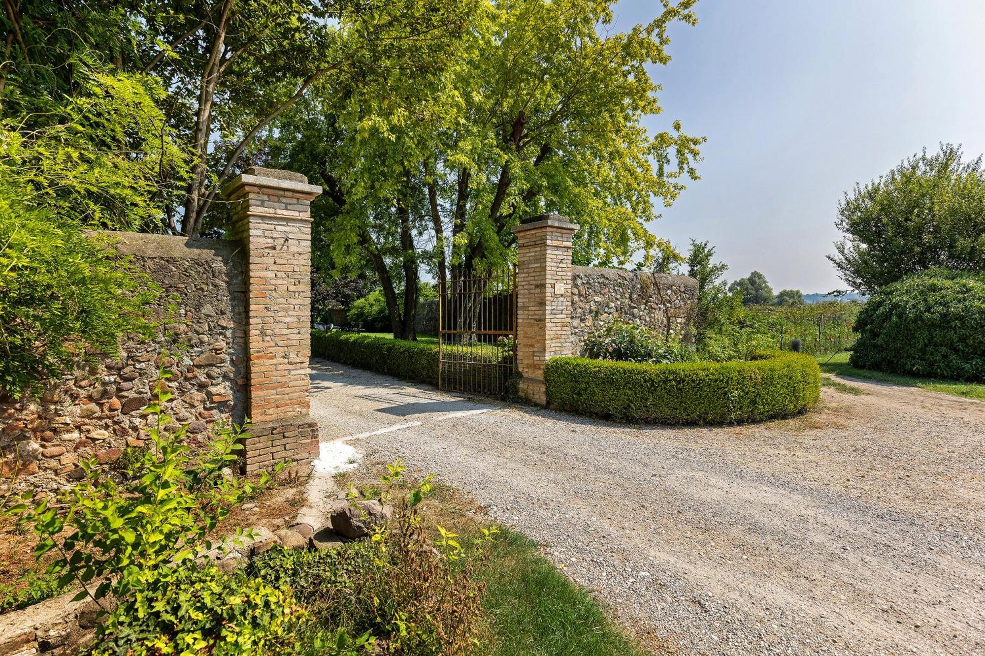 מונזמבנו New Agriturismo Corte Olfino מראה חיצוני תמונה